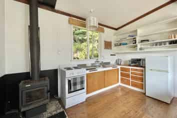 43 Lone Kauri Road, Karekare