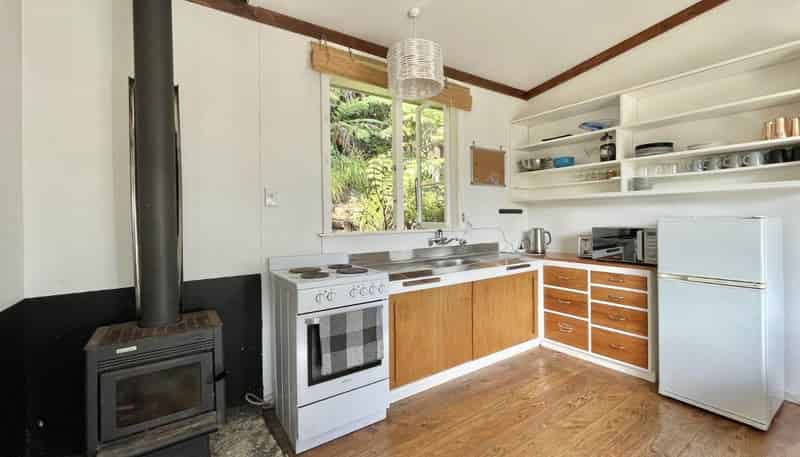 43 Lone Kauri Road, Karekare