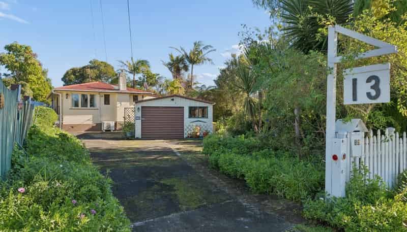 13 Ward Crescent, Te Atatu Peninsula