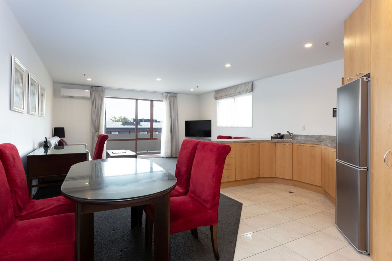 Central city living - utilities included! - Bild 4