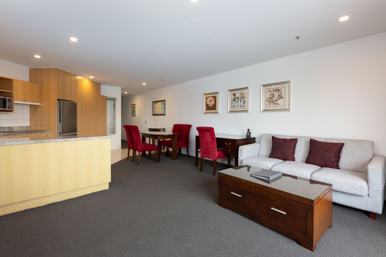 Central city living - utilities included! - Bild 6