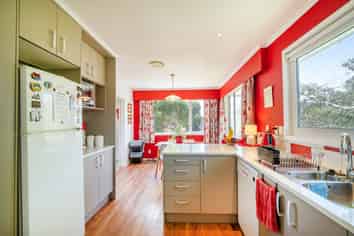 36 Bracken Road, Paparangi