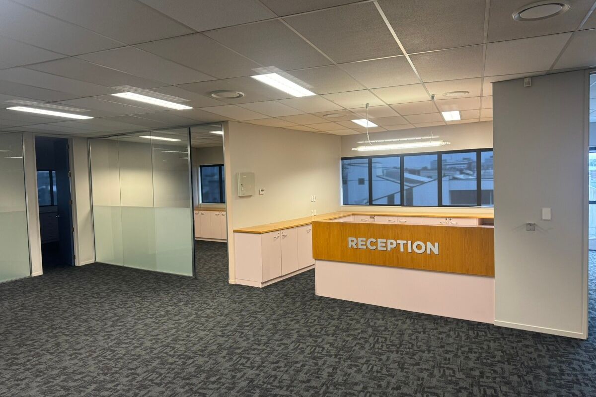 Refurbished Addington Office/Warehouse - Widok 3
