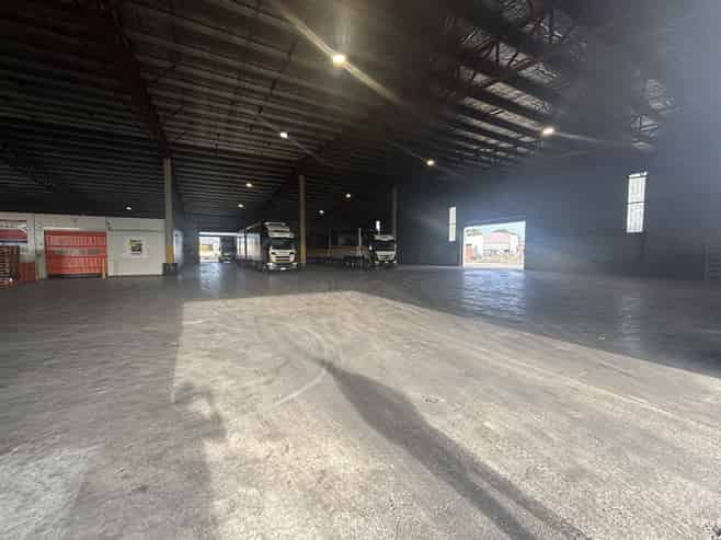 Prime industrial warehouse, yard and office