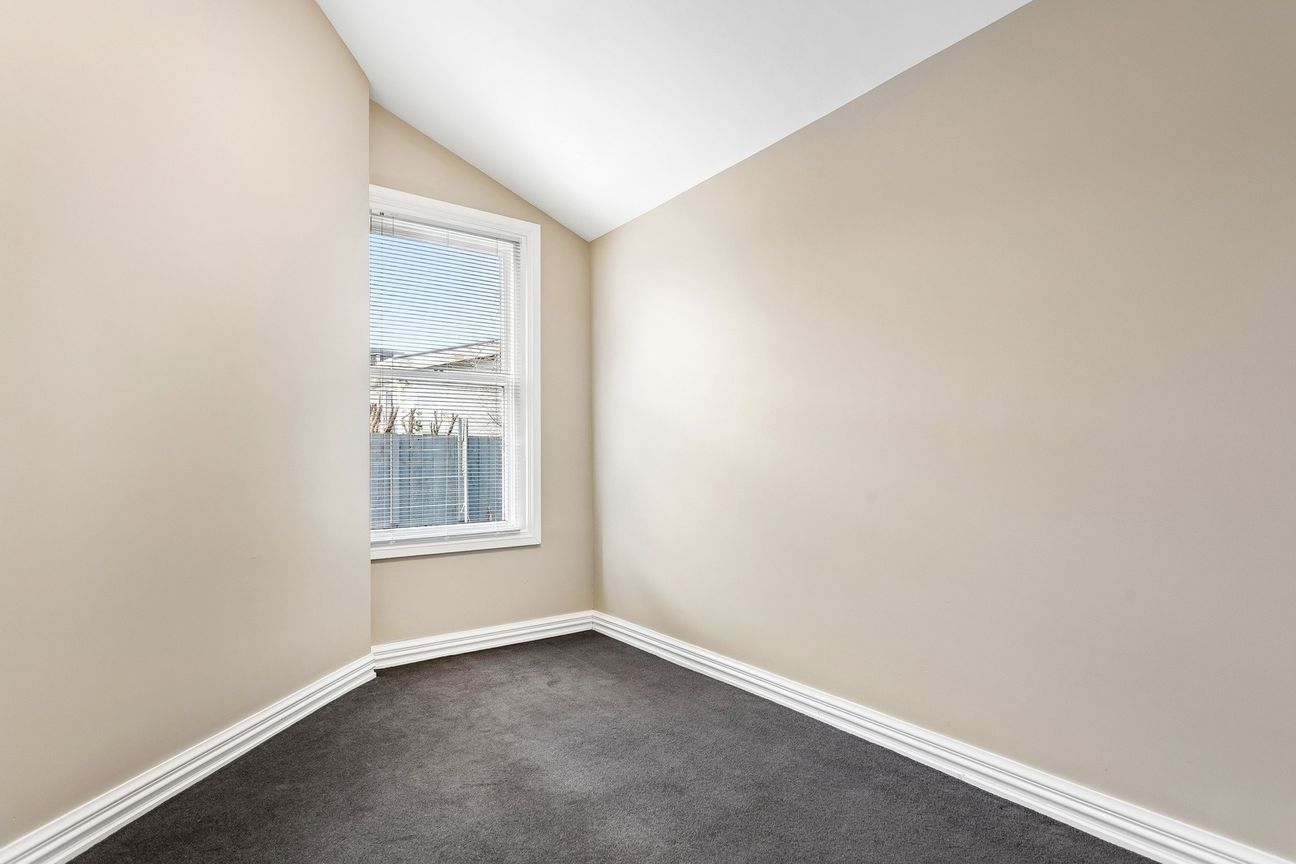 Character flat in Waltham - Altro