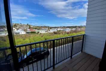 8 Equine Way, Brookfield