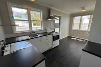 355 Botanical Road, West End