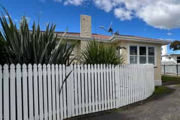 355 Botanical Road, West End
