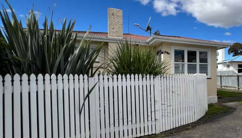355 Botanical Road, West End