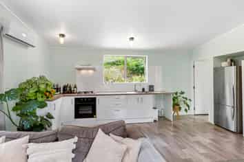 4213 SH23, Raglan