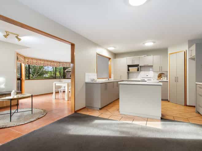 55 Lakewood Drive, Burwood