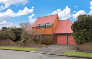 55 Lakewood Drive, Burwood