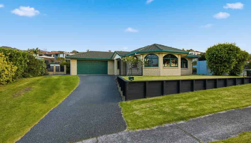 28 Sterling Gate Drive, Bethlehem