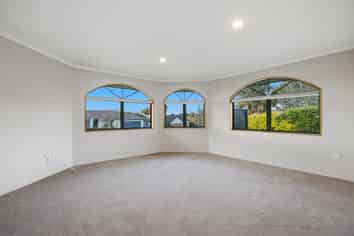 28 Sterling Gate Drive, Bethlehem