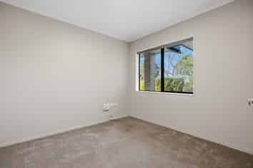 28 Sterling Gate Drive, Bethlehem