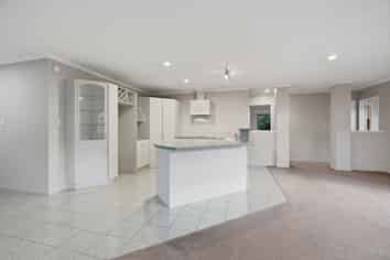 28 Sterling Gate Drive, Bethlehem