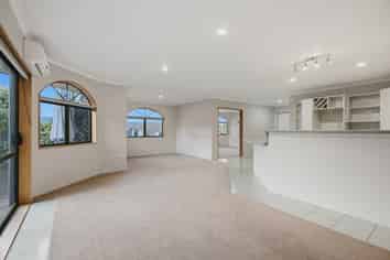28 Sterling Gate Drive, Bethlehem