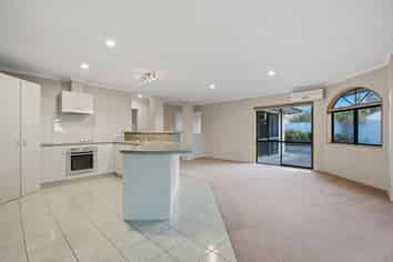 28 Sterling Gate Drive, Bethlehem