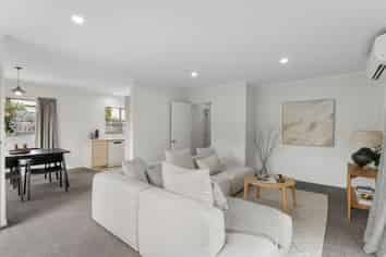 9B Ingle Avenue, WAIPAHIHI
