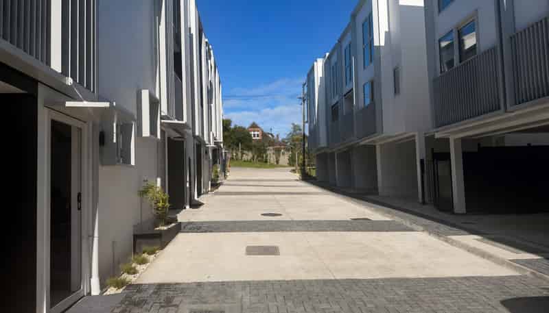 10/9 Aeroview Drive, Beach Haven