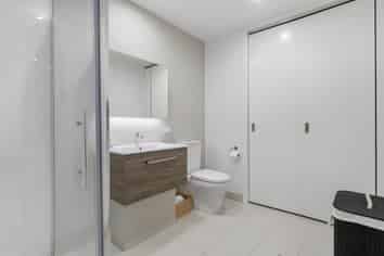 209/8 Waikumete Road, Glen Eden
