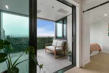 209/8 Waikumete Road, Glen Eden