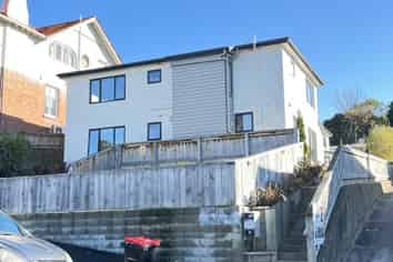 Flat A, Rm/80 Manor Place, Dunedin Central