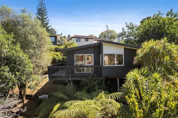 73A Ayton Drive, Totara Vale