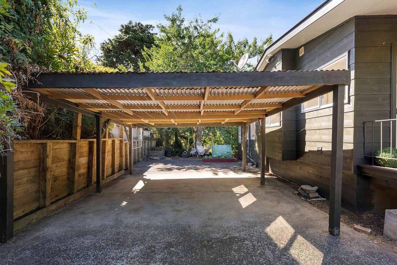 Sun Drenched House with Privacy - Move in Ready - Aanzicht 6