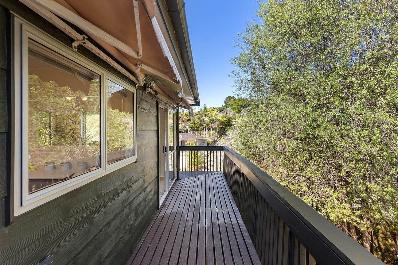 Sun Drenched House with Privacy - Move in Ready - Aanzicht 5