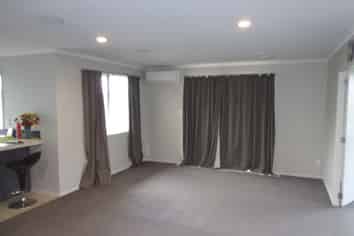 58 Farnborough Drive, Grandview Heights