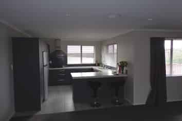 58 Farnborough Drive, Grandview Heights