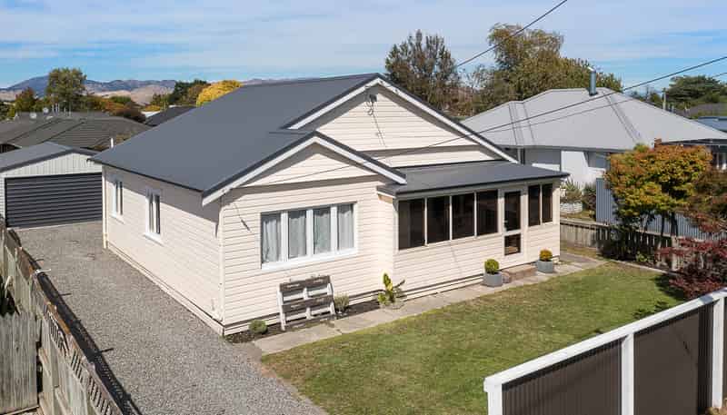 27 Lakings Road, Springlands
