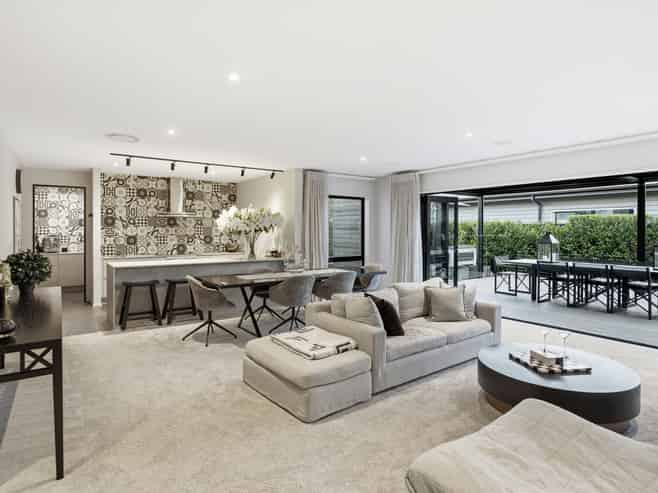 29 Carnaveron Drive, Lincoln