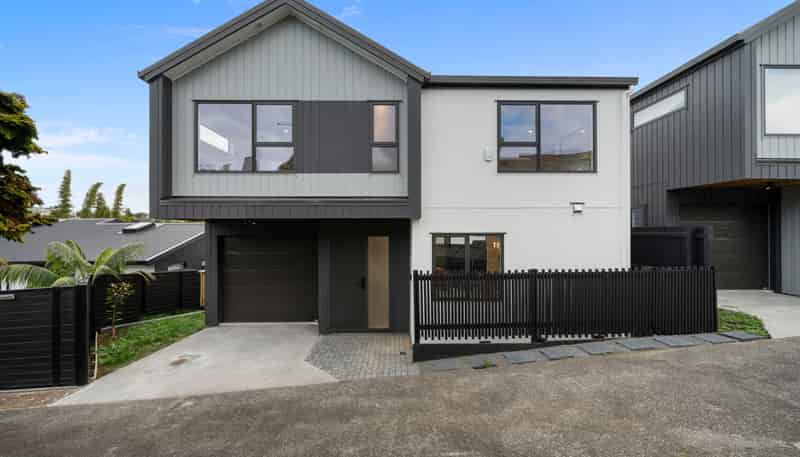 94 Takutai Avenue, Half Moon Bay