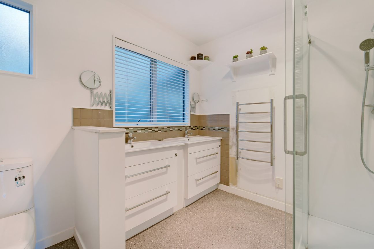 Views, Lifestyle & a Home That's Ready to Enjoy – pohled 3