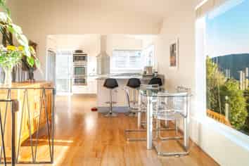 10 Edgeware Road, Wilton