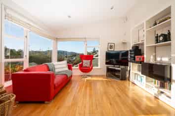10 Edgeware Road, Wilton