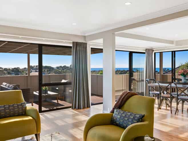 24 Halldene Terrace, Red Beach