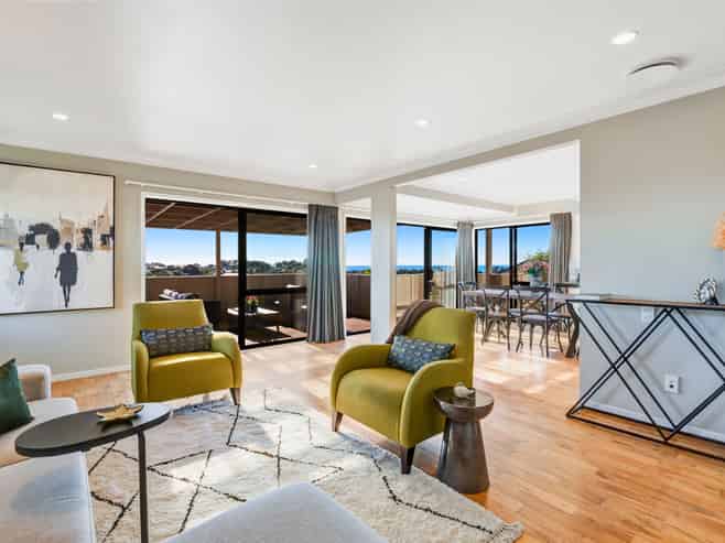 24 Halldene Terrace, Red Beach