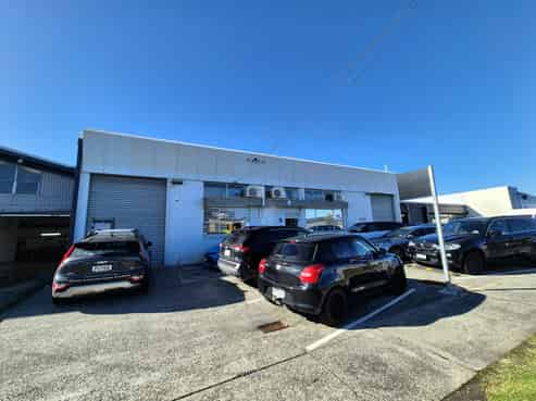 Versatile New Lynn warehouse