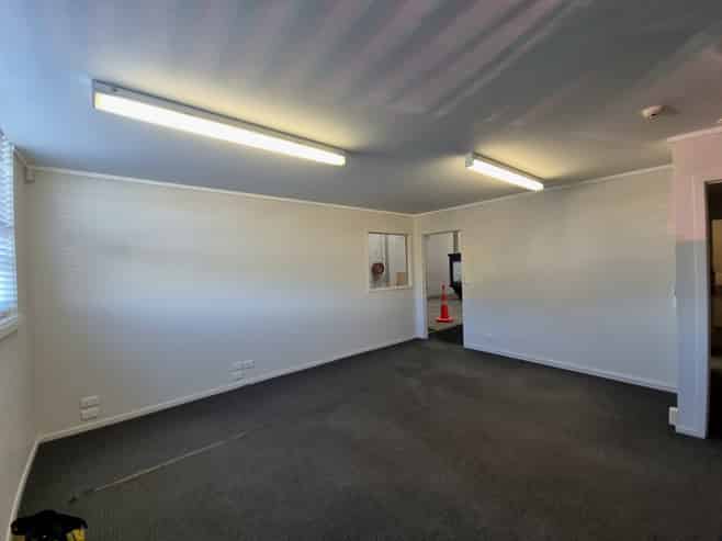 Versatile New Lynn warehouse