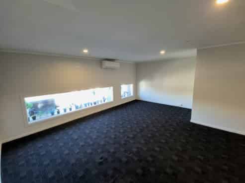 Versatile New Lynn warehouse