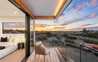 2/2 Valonia Street, Mount Roskill