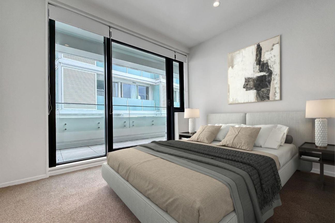 Newly Renovated ** The Connaught** - Fler