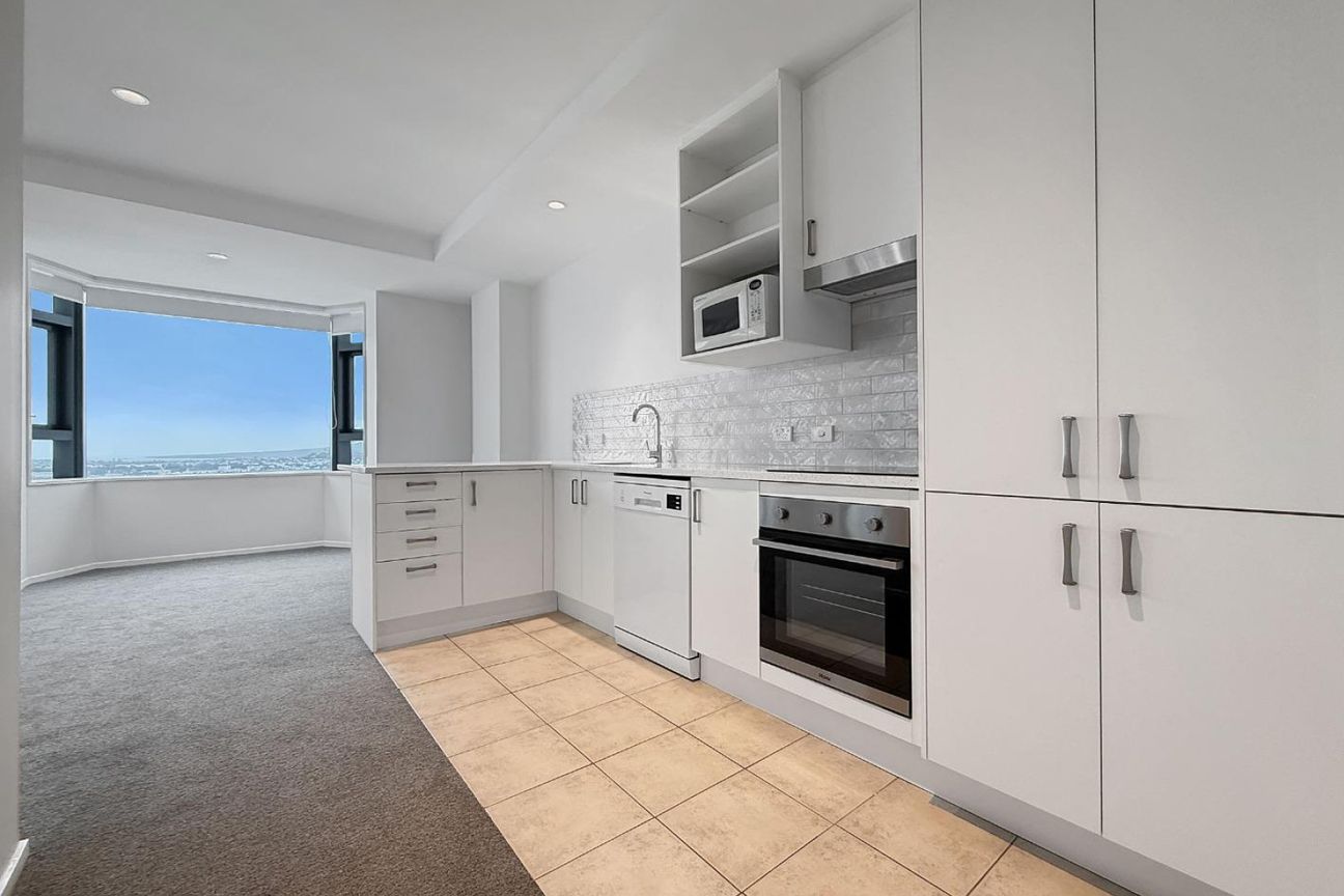 Newly Renovated ** The Connaught** - Bild 4