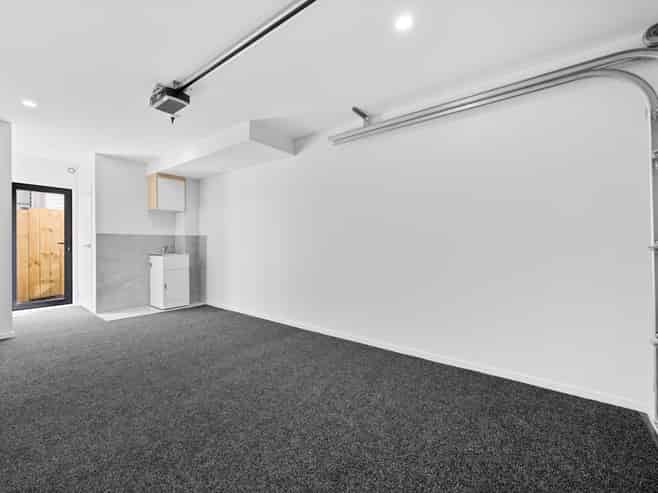 25C Rosamund Avenue, New Windsor