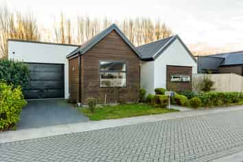 8 Founders Lane, Yaldhurst