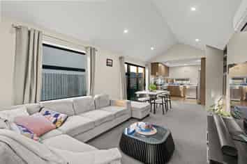 8 Founders Lane, Yaldhurst
