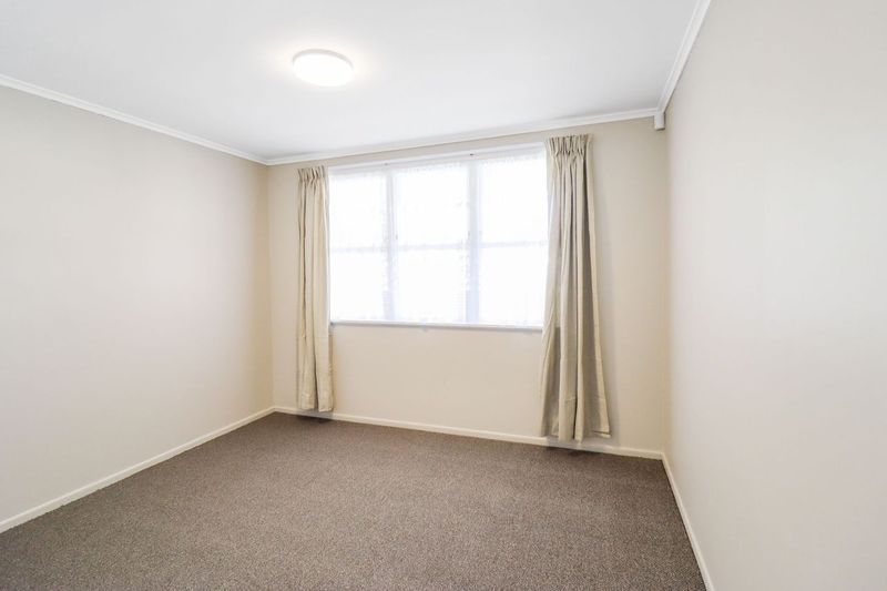 Tidy two bedroom unit! - Ansicht 4